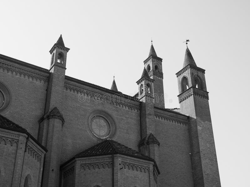Собор San Lorenzo в Alba в черно-белом стоковые фотографии rf